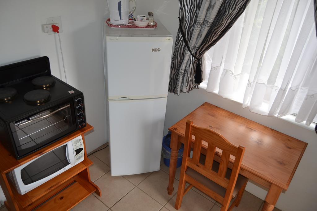 Kimberley Manor Guesthouse Екстер'єр фото