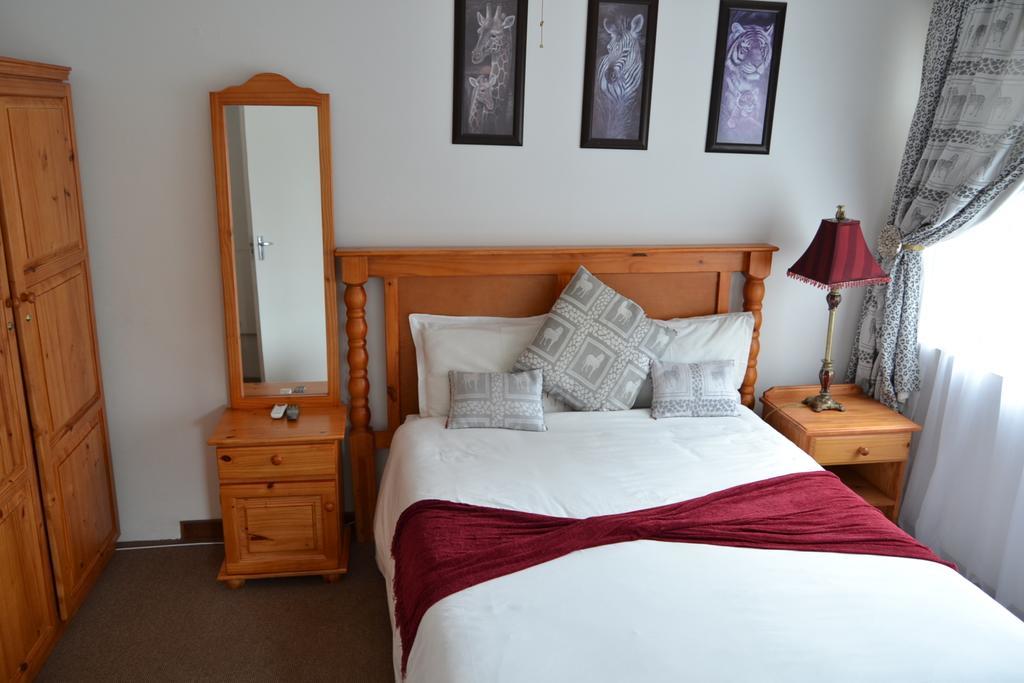 Kimberley Manor Guesthouse Екстер'єр фото