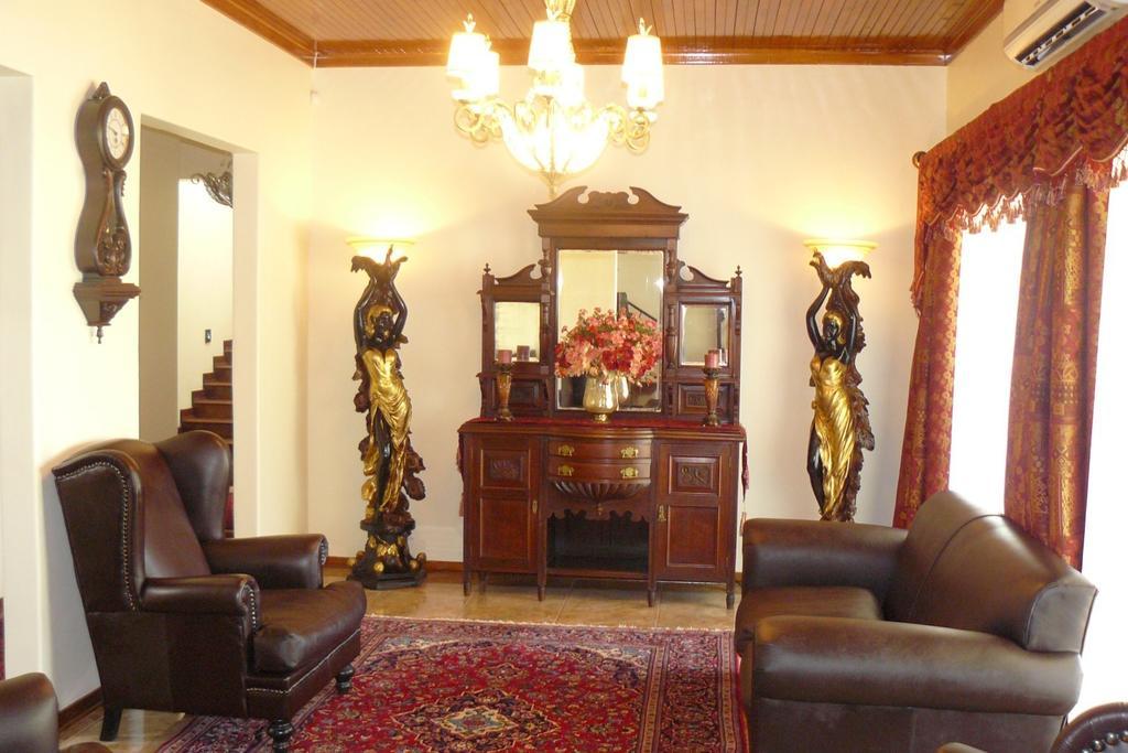 Kimberley Manor Guesthouse Екстер'єр фото