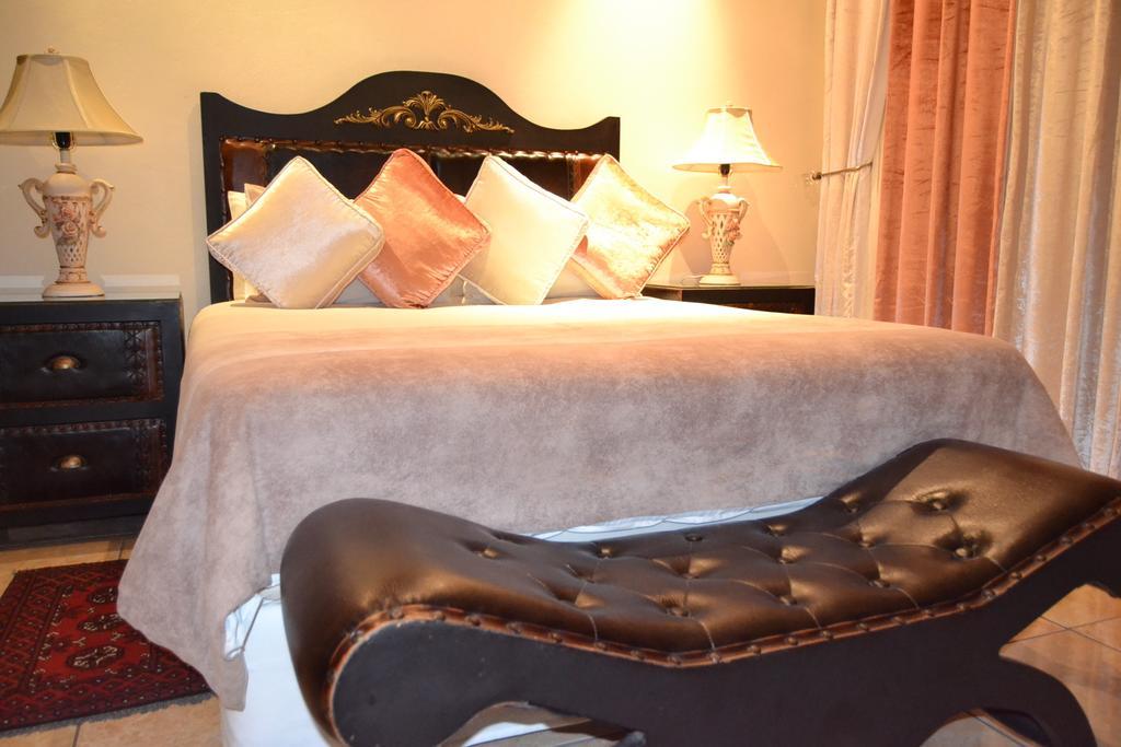 Kimberley Manor Guesthouse Екстер'єр фото