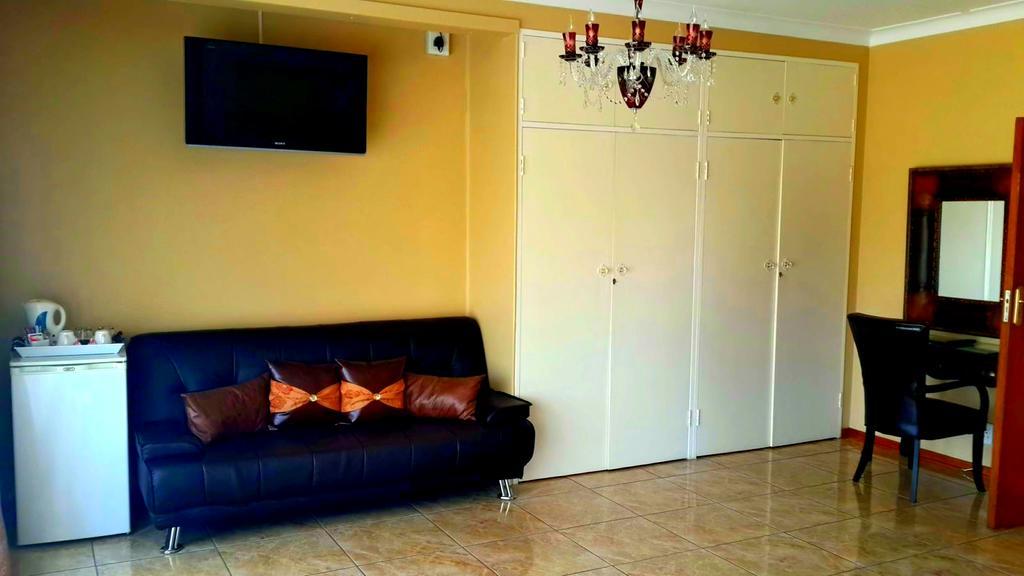 Kimberley Manor Guesthouse Екстер'єр фото