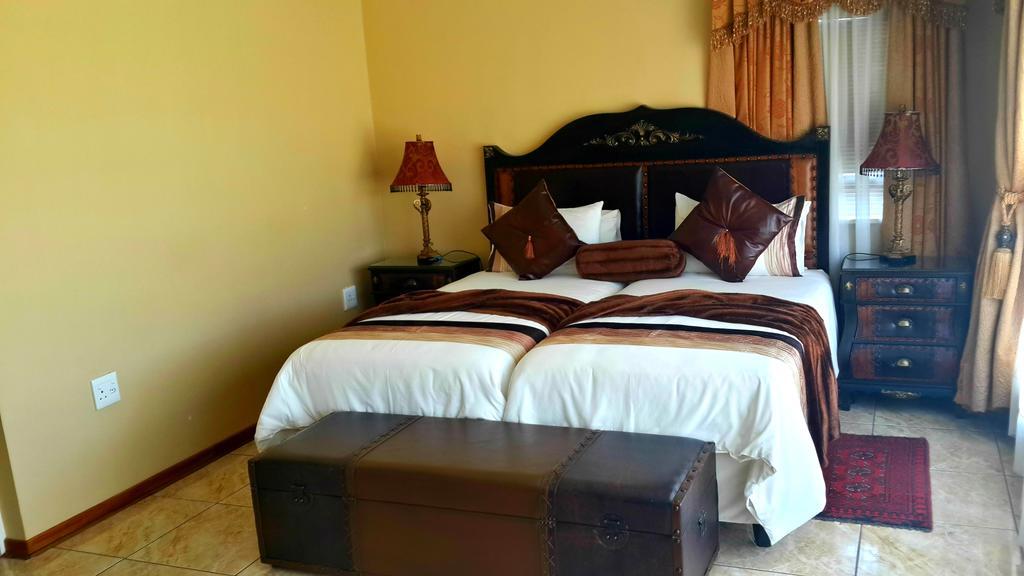 Kimberley Manor Guesthouse Екстер'єр фото