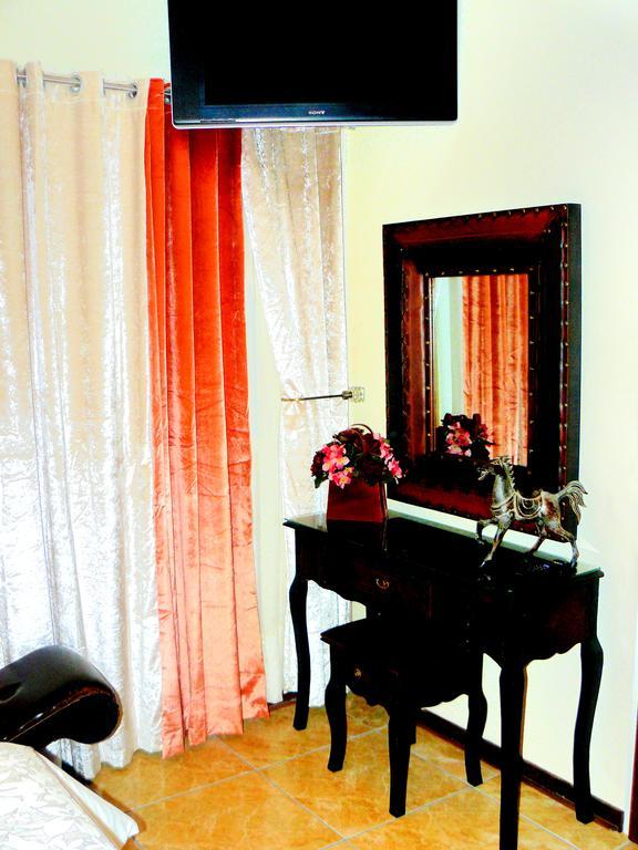 Kimberley Manor Guesthouse Екстер'єр фото
