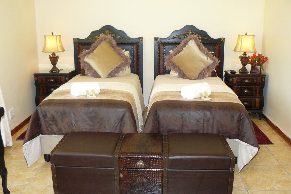 Kimberley Manor Guesthouse Екстер'єр фото