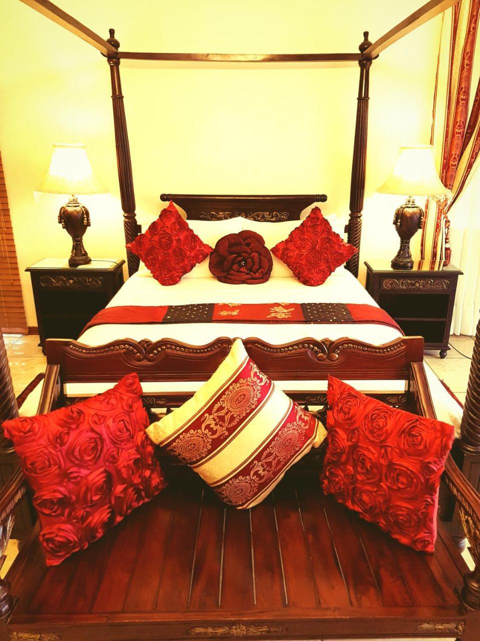 Kimberley Manor Guesthouse Екстер'єр фото