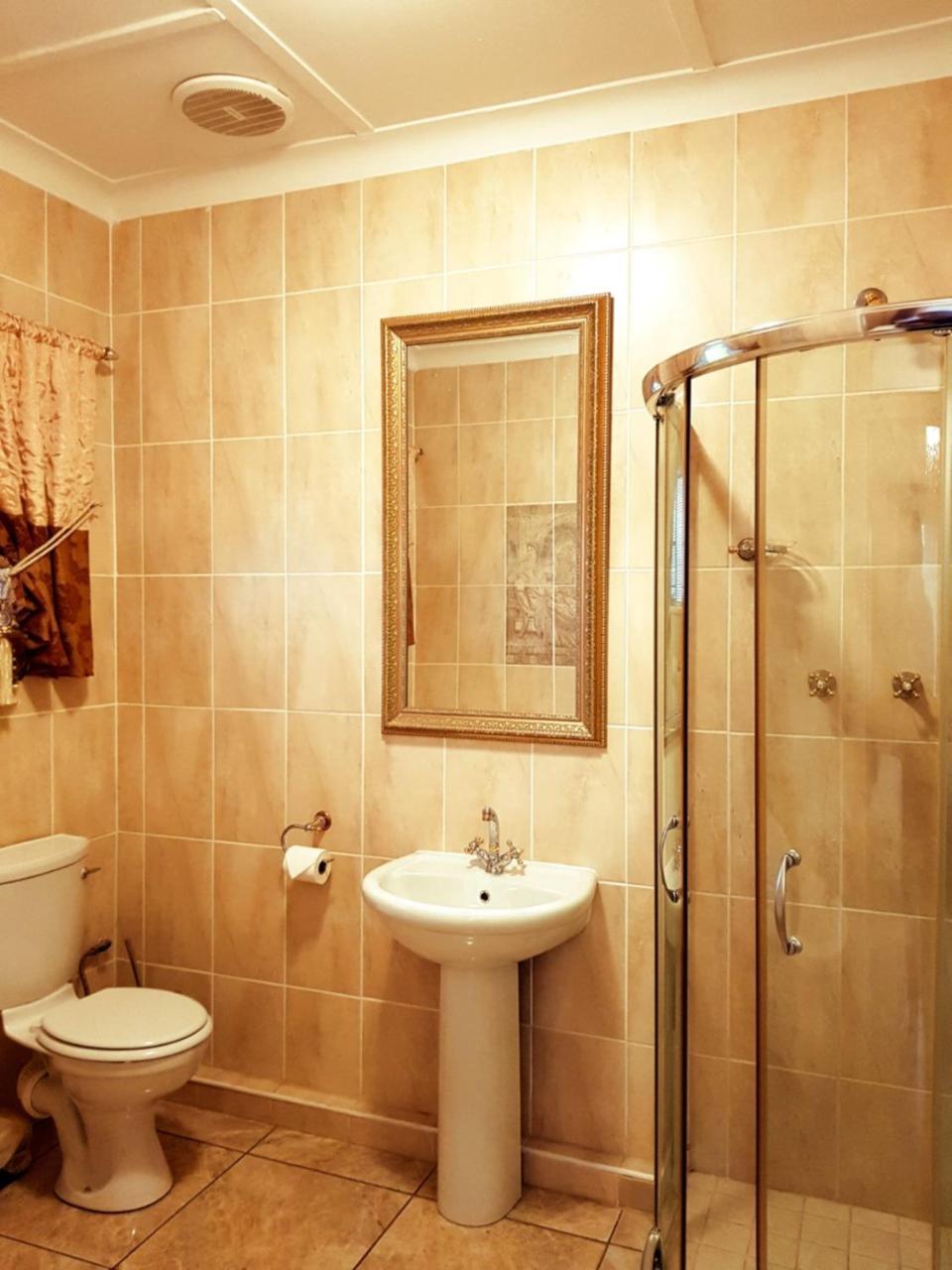 Kimberley Manor Guesthouse Екстер'єр фото