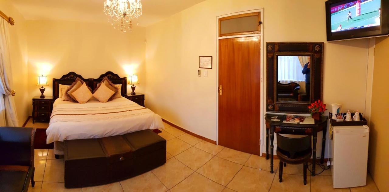 Kimberley Manor Guesthouse Екстер'єр фото
