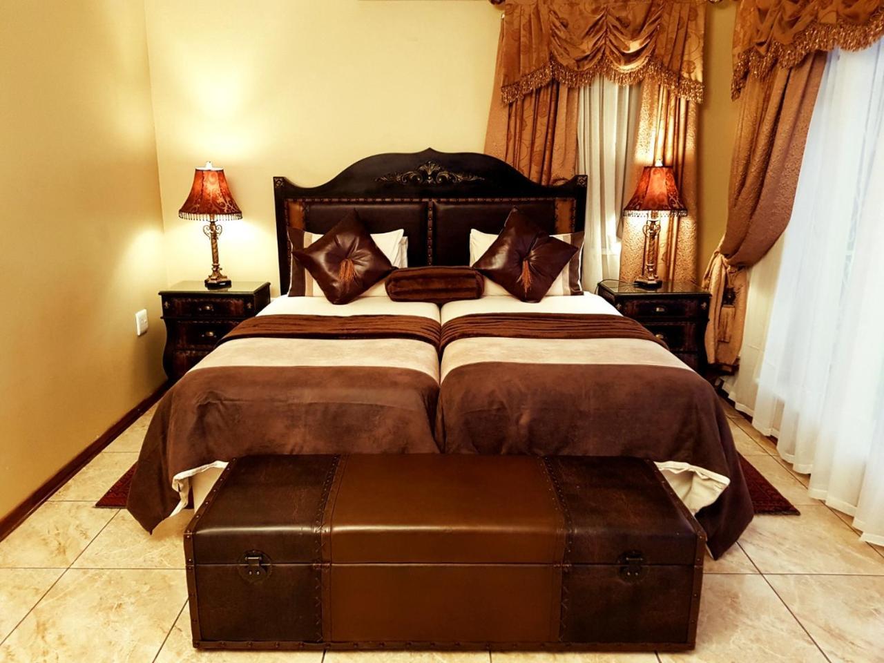 Kimberley Manor Guesthouse Екстер'єр фото